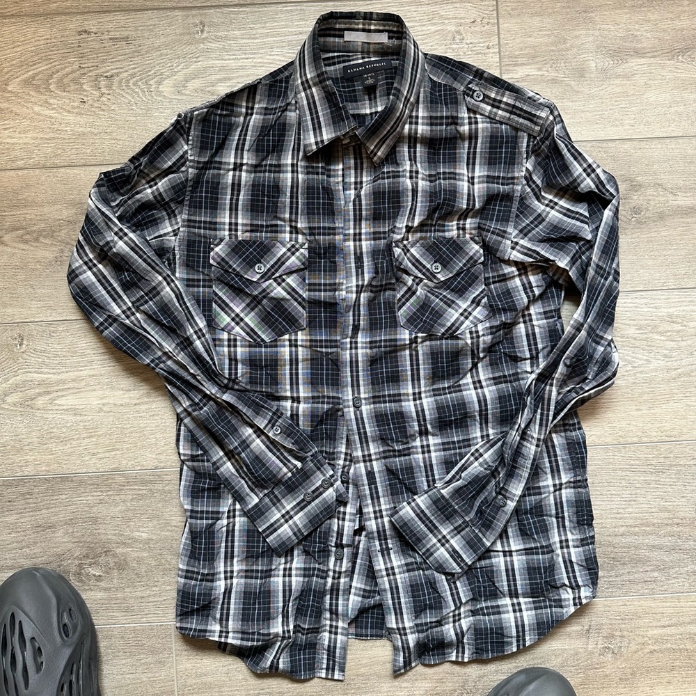 Banana Republic Button Down Men’s Shirt